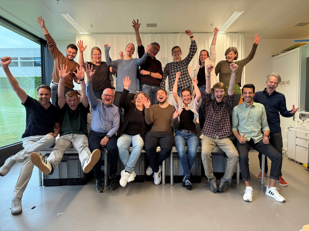 Absolventinnen und Absolventen des CAS Making in der Schule