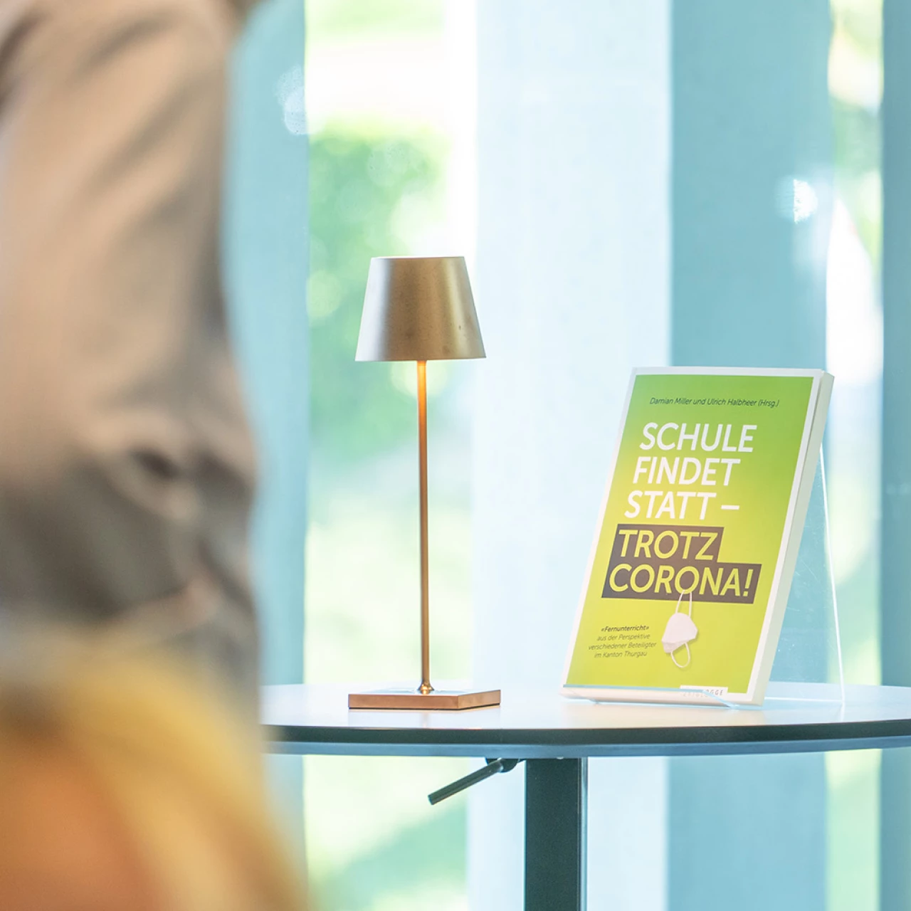 Buch: Schule findet statt – trotz Corona