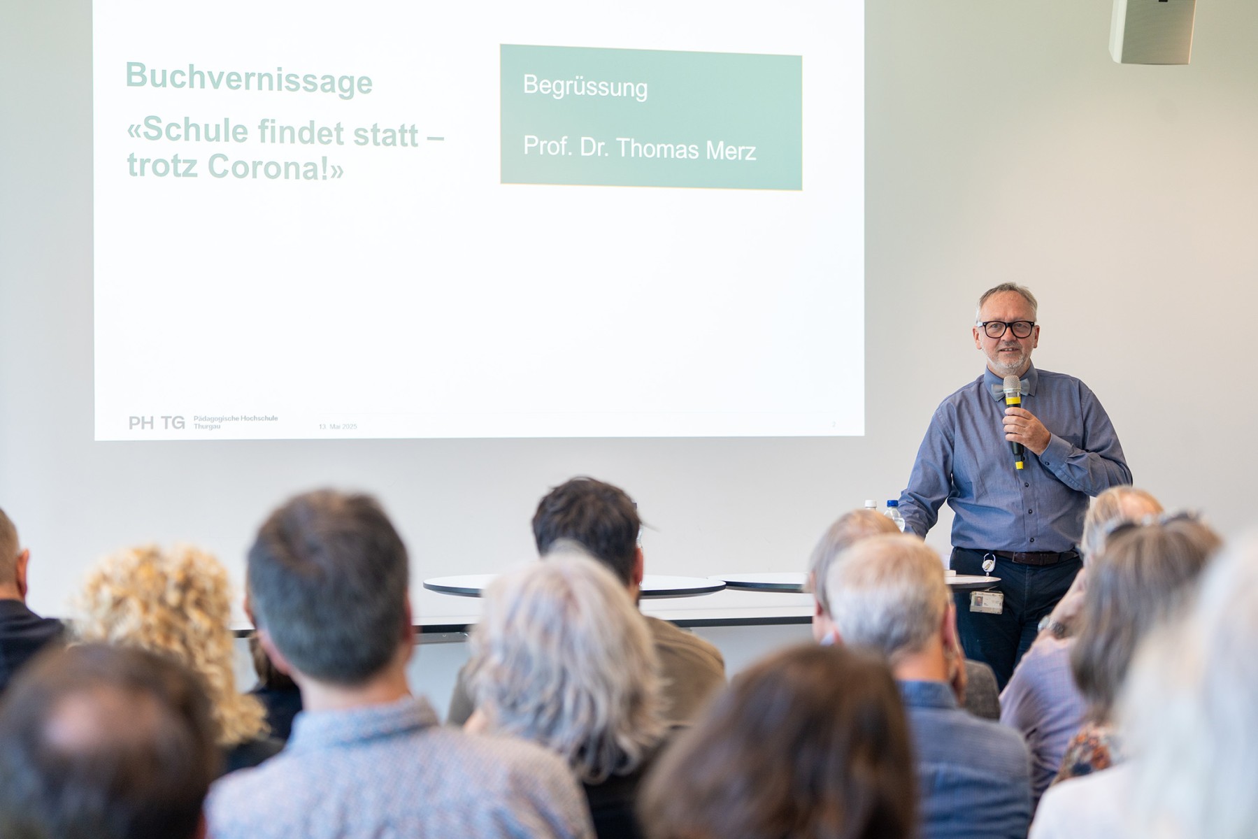 Buch: Schule findet statt – trotz Corona