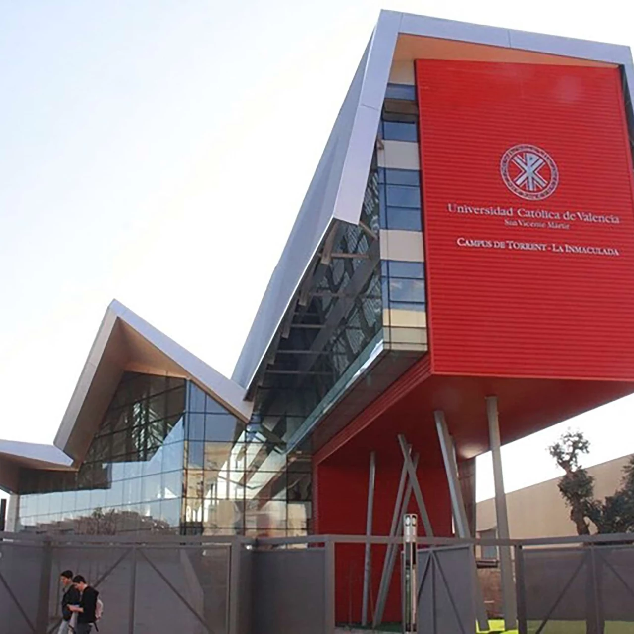 Auf dem Bild wird die Partnerhochschule von der PHTG in Valencia Spanien gezeigt. Der Name von ihr ist Universidad Catolica de Valencia, Spanien.