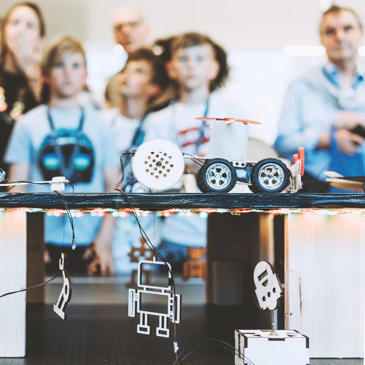 Der CAS Making in der Schule vermittelt didaktische und methodische Kompetenzen in Maker Education, um ein umfassendes Verständnis aufzubauen.